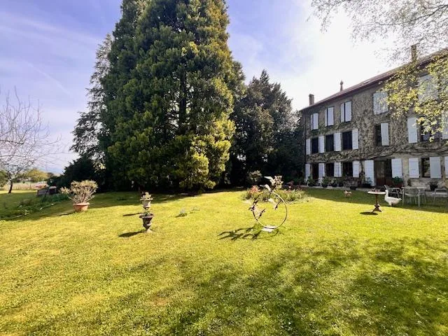 Grande maison villageoise en viager dans la campagne genevoise de Satigny