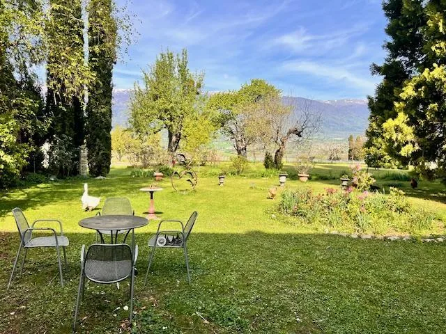 Grande maison villageoise en viager dans la campagne genevoise de Satigny