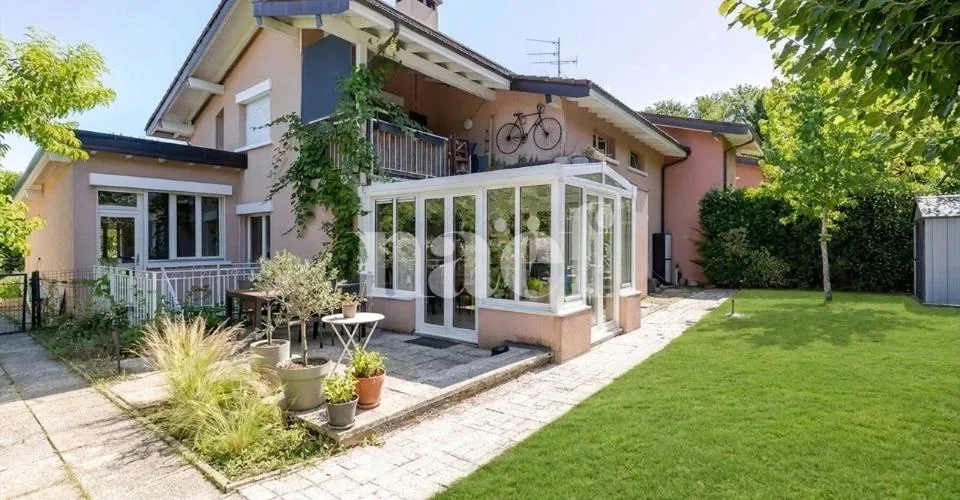Maison avec potentiel de rendement à Vessy