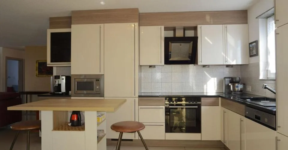 ARI-262 - Magnifique rez-de-jardin de 5,5 pièces dans une maison de standing à 2 logements