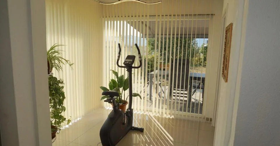 ARI-262 - Magnifique rez-de-jardin de 5,5 pièces dans une maison de standing à 2 logements