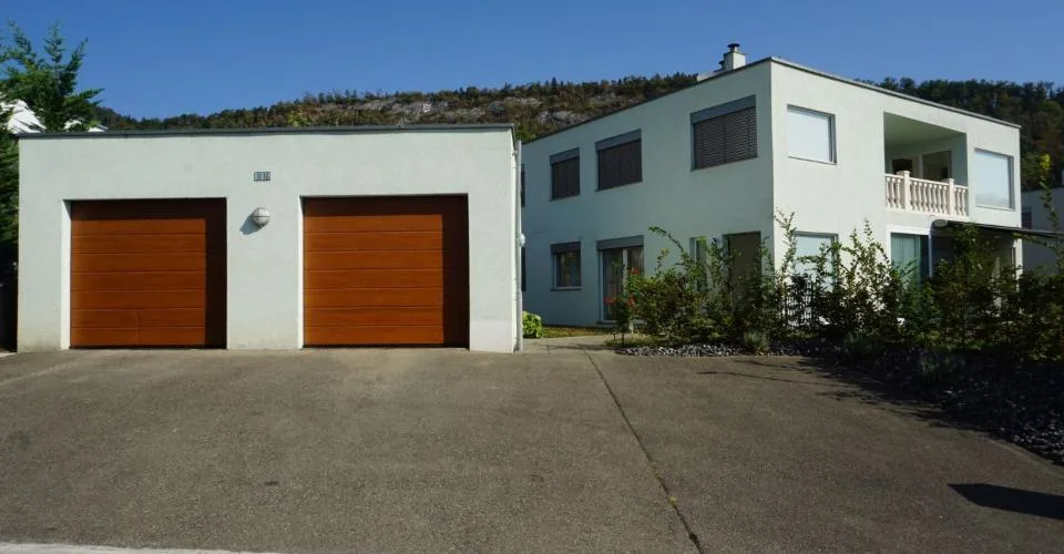 ARI-262 - Magnifique rez-de-jardin de 5,5 pièces dans une maison de standing à 2 logements