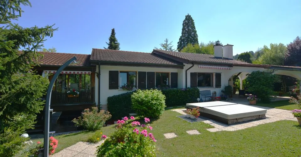 Propriété familiale de style provençal à Porrentruy