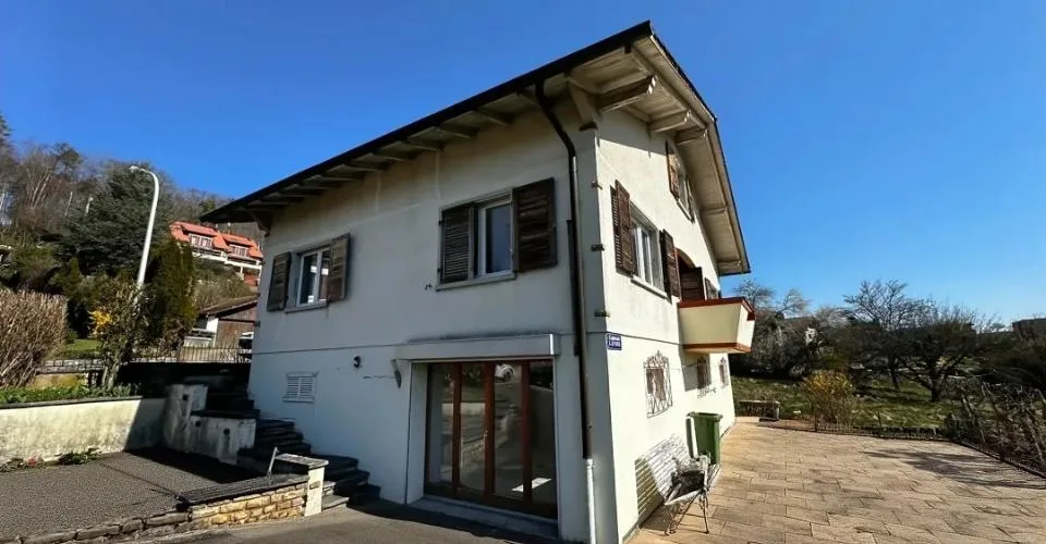 Grande maison de 207 m² avec fort potentiel à Fontenais
