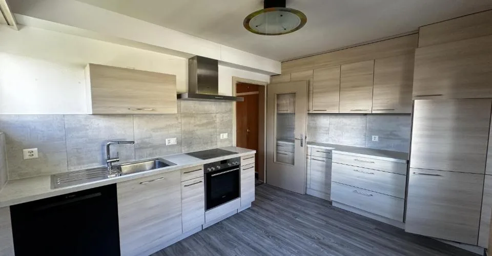 Grande maison de 207 m² avec fort potentiel à Fontenais