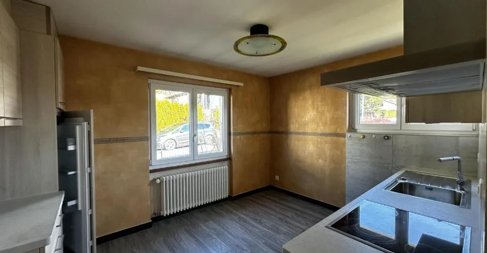 Grande maison de 207 m² avec fort potentiel à Fontenais