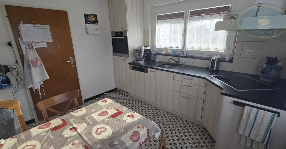 Maison spacieuse avec vue dégagée et grand terrain à Coeuve – Foto 9 von 13