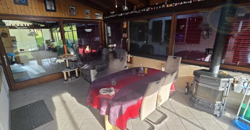 Maison spacieuse avec vue dégagée et grand terrain à Coeuve – Foto 5 von 13