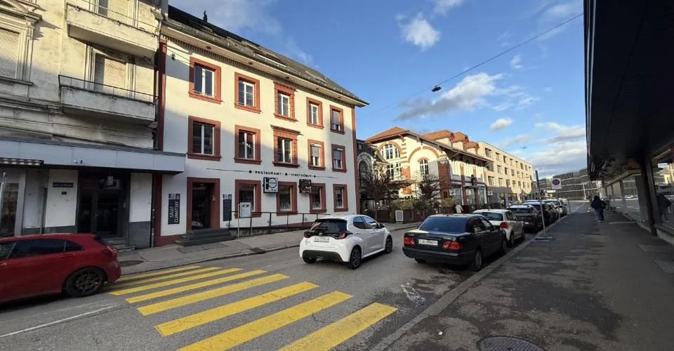 Immeuble mixte de rendement avec restaurant et 6 appartements