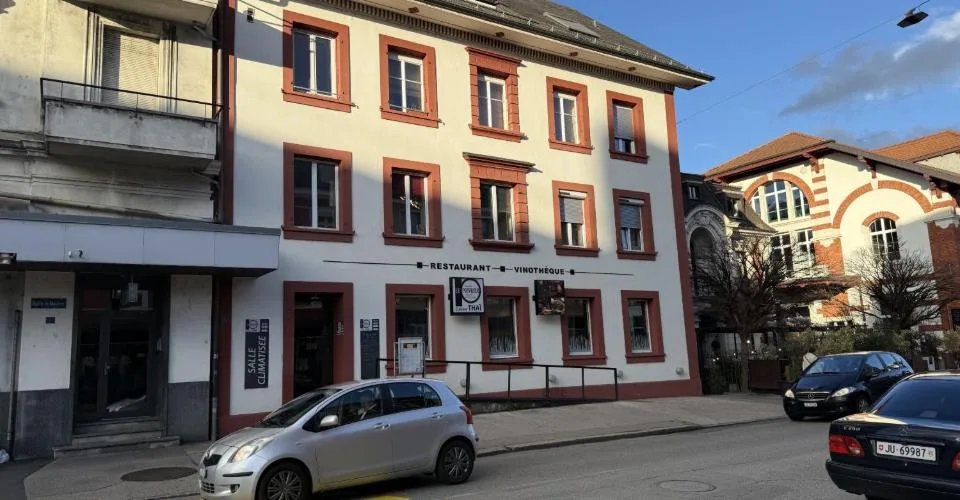 Immeuble mixte de rendement avec restaurant et 6 appartements
