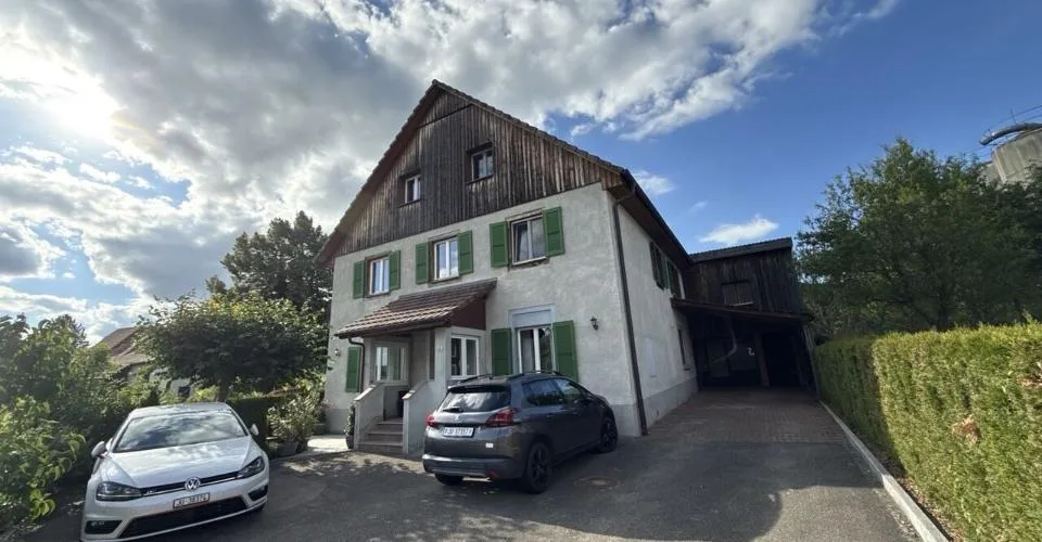 Maison villageoise à vendre comprenant 2 appartements à Charmoille