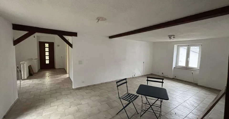 À vendre maison à rénover de 4.5 pièces à Courchavon