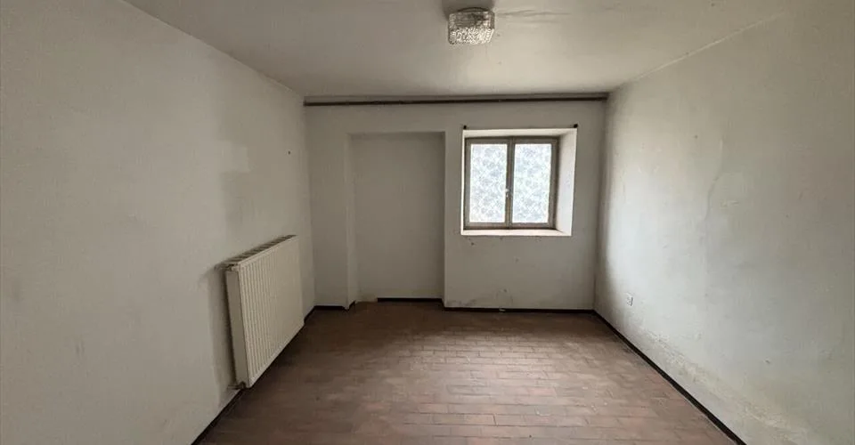 À vendre maison à rénover de 4.5 pièces à Courchavon