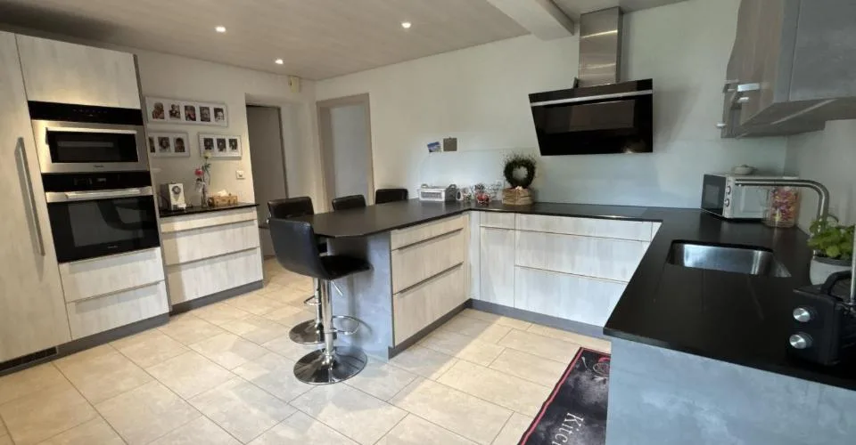 Maison de village de 7 pièces à vendre à Damvant