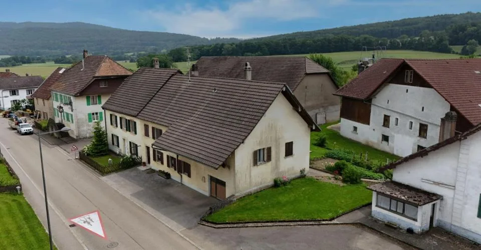 Maison de village de 7 pièces à vendre à Damvant