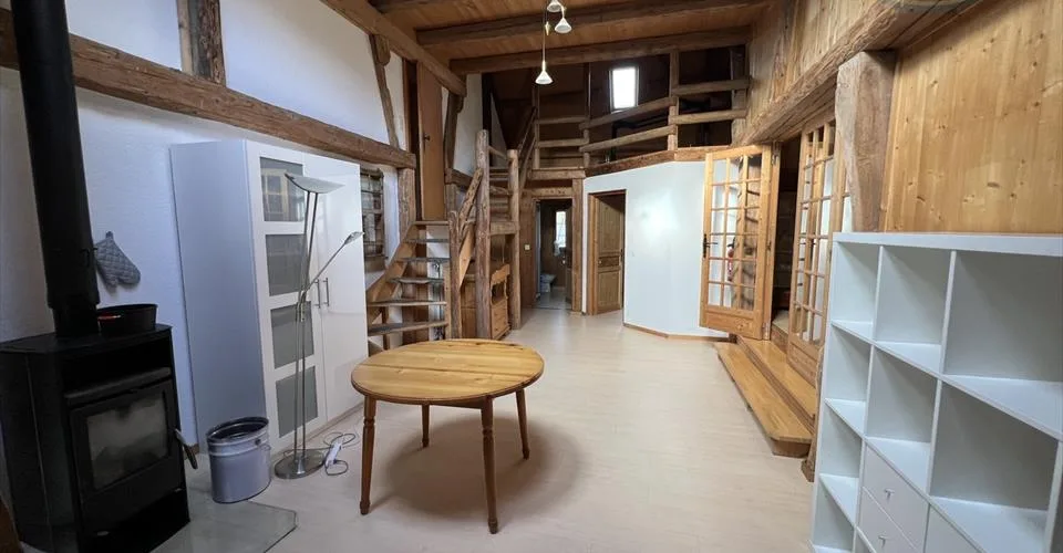 Spacieuse propriété modulable avec appartement indépendant et grange