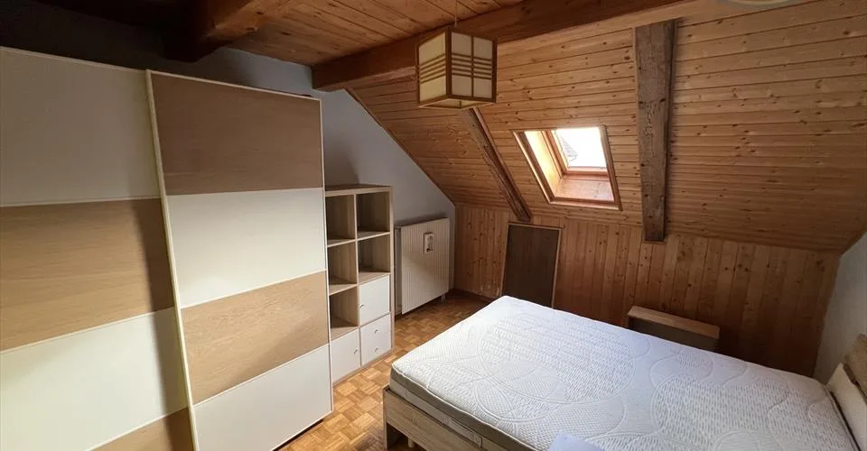 Spacieuse propriété modulable avec appartement indépendant et grange