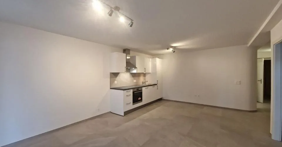 Appartement entièrement rénové de 3.5 pièces à Alle