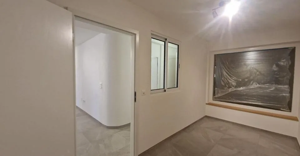 Appartement entièrement rénové de 3.5 pièces à Alle