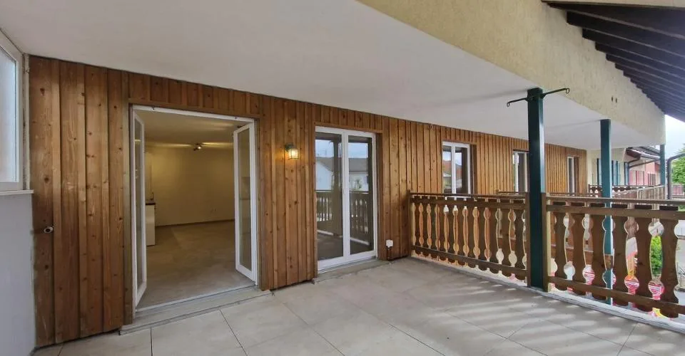 Appartement entièrement rénové de 3.5 pièces à Alle