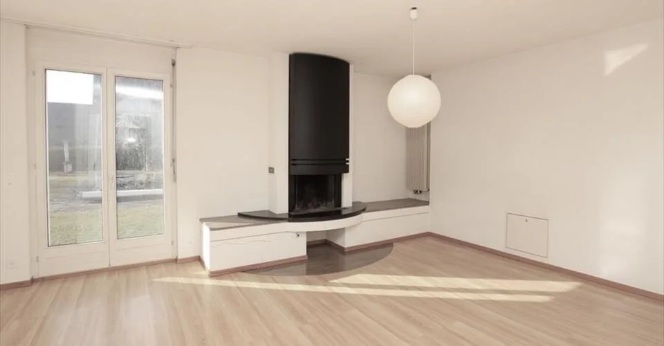 Située à Porrentruy villa d'architecte de 9 pièces