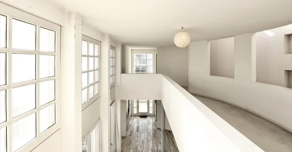 Située à Porrentruy villa d'architecte de 9 pièces