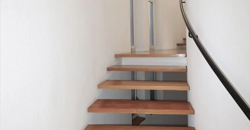 Située à Porrentruy villa d'architecte de 9 pièces