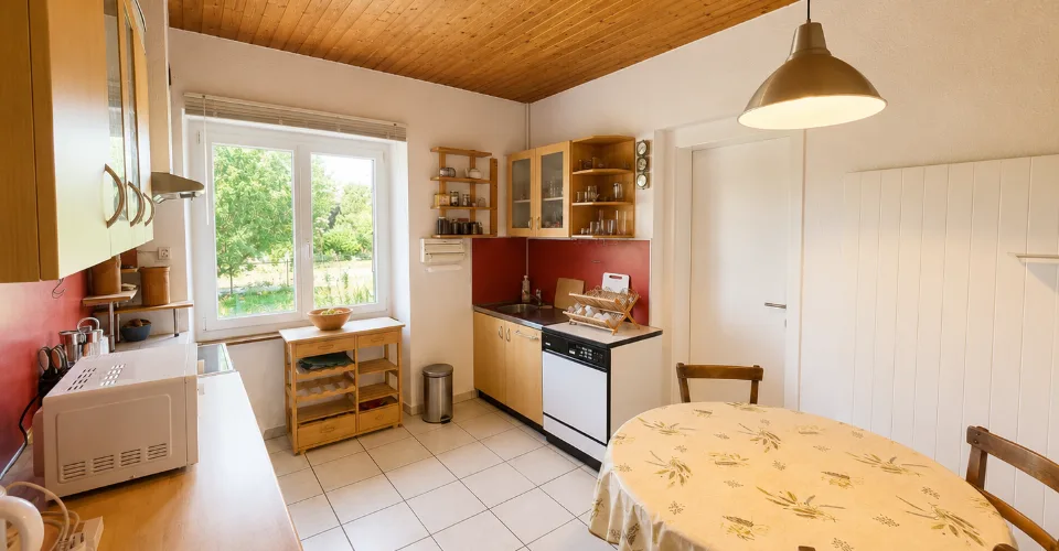 Grande propriété de 300 m² avec terrain constructible au cœur de Courgenay – Foto 10 von 13