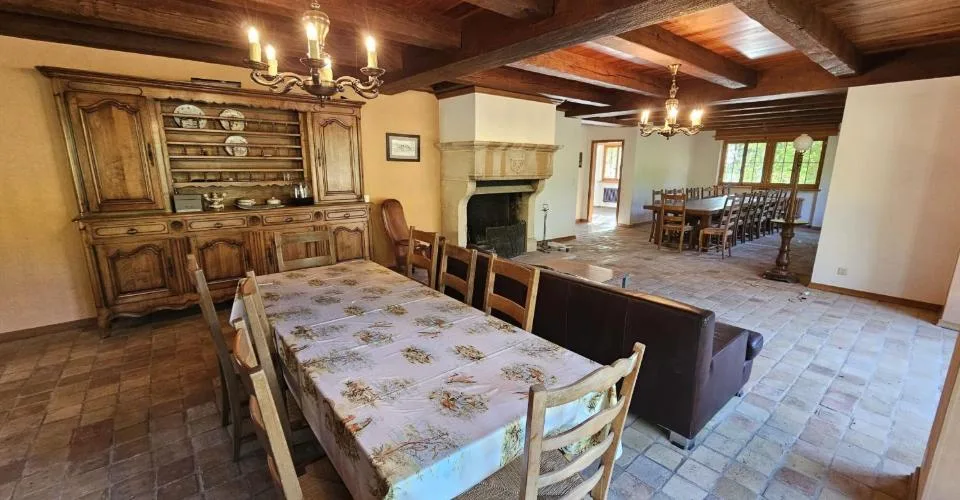 À vendre à Asuel maison de maître de 9.5 pièces terrain de 2'747 m²