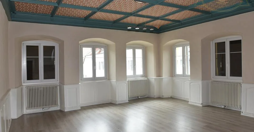 Immeuble de rendement avec grand potentiel d'agrandissement