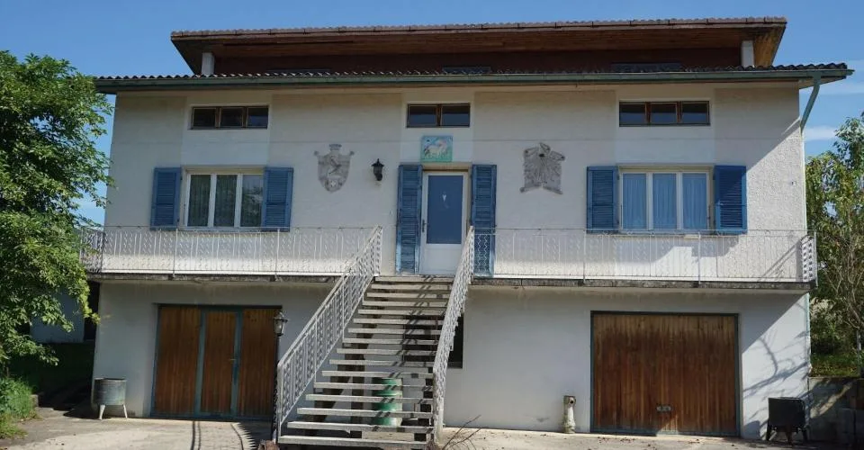 ARI-242 Maison de 2 appartements sur une parcelle de 1'485 m2