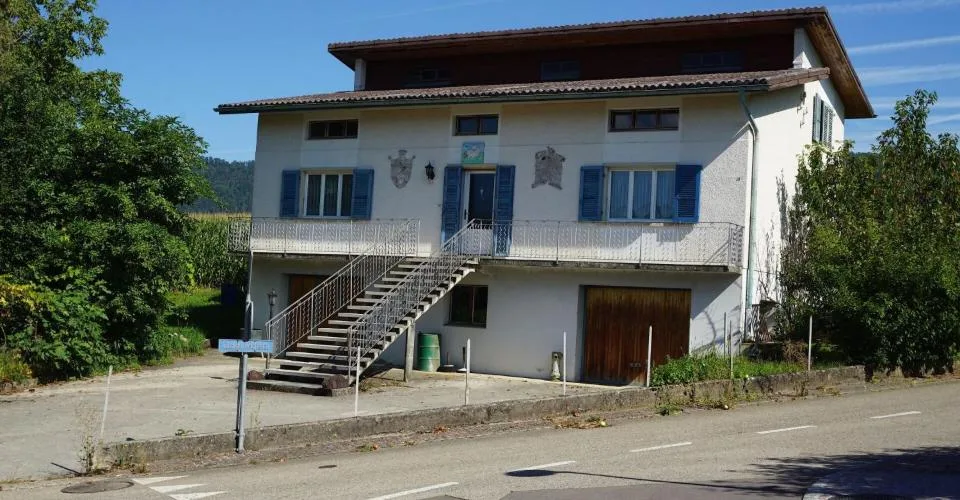 ARI-242 Maison de 2 appartements sur une parcelle de 1'485 m2