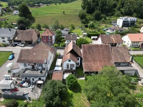 Petit immeuble avec jardin Produit d’investissement à saisir à Courtemaîche