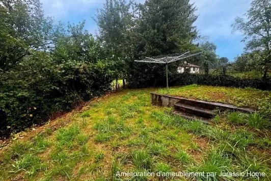 Petit immeuble avec jardin Produit d’investissement à saisir à Courtemaîche