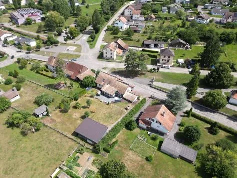 Petit immeuble avec jardin Produit d’investissement à saisir à Courtemaîche