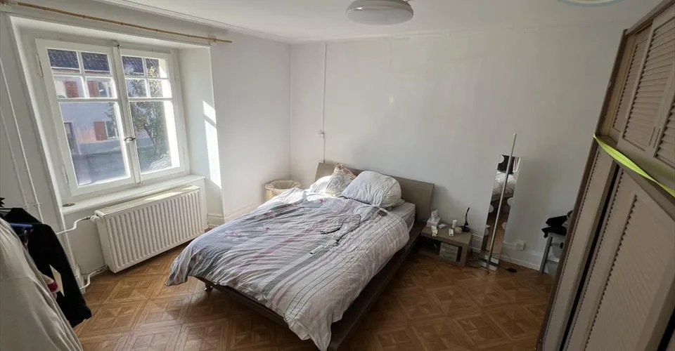 Maison de trois appartements à Courgenay avec grange – photo 8 sur 13
