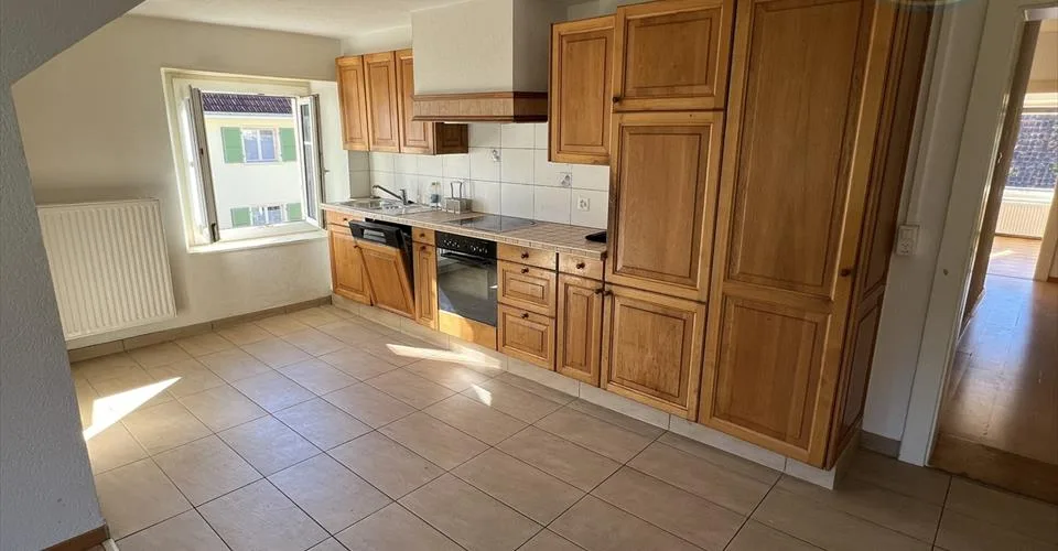 Maison de trois appartements à Courgenay avec grange – photo 6 sur 13