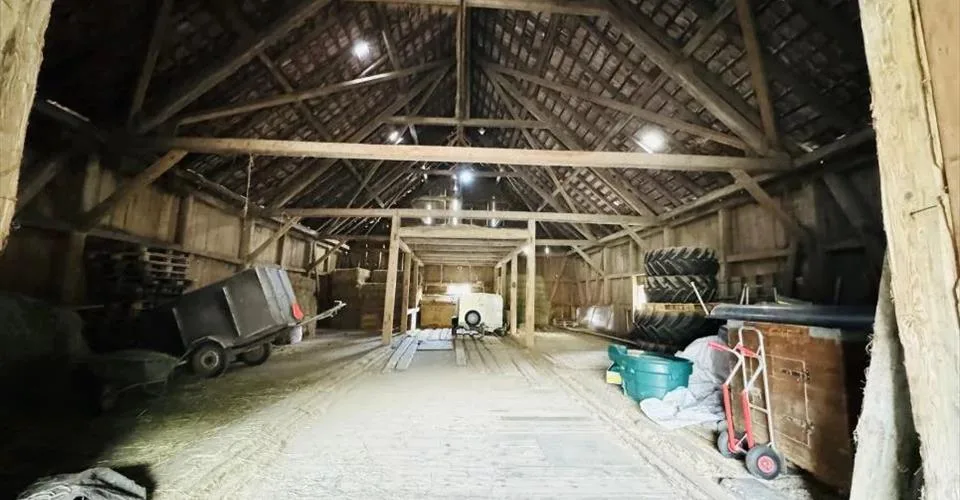 Grosse baisse de prix! Ancien corps de ferme offrant un fort potentiel