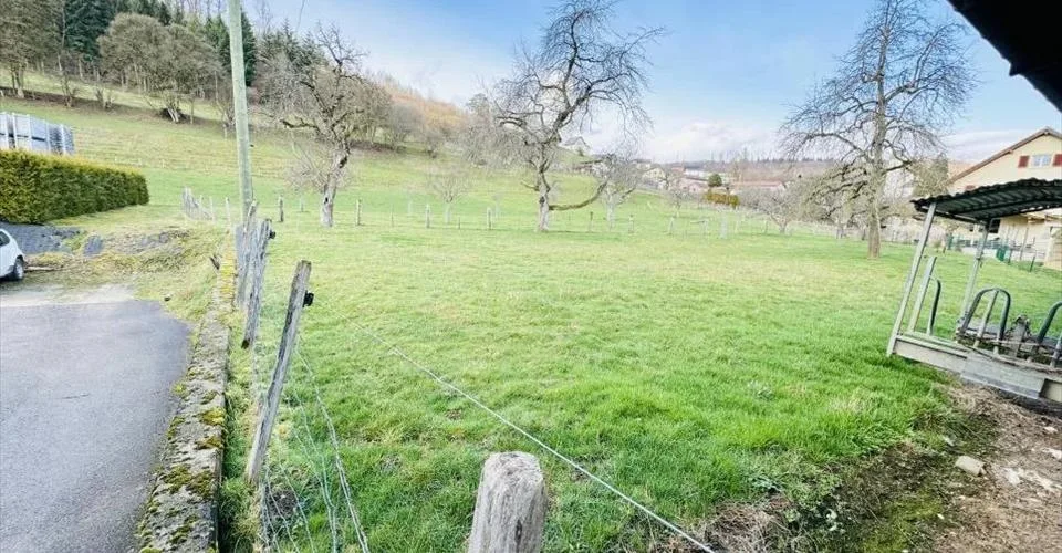 Grosse baisse de prix! Ancien corps de ferme offrant un fort potentiel
