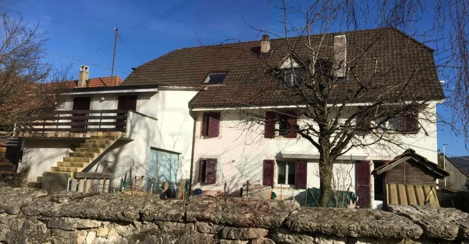 Porrentruy à 3 km. Immeuble de rendement