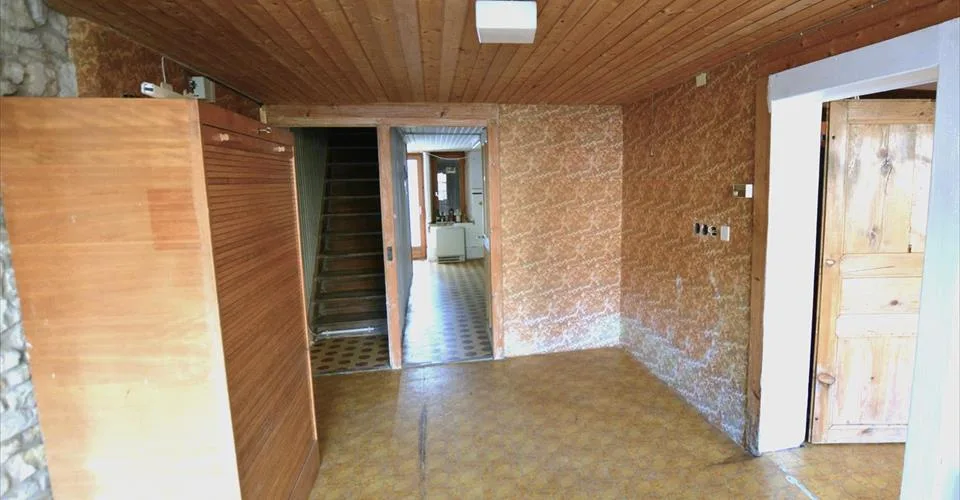 Propriété mixte à rénover située à Bure