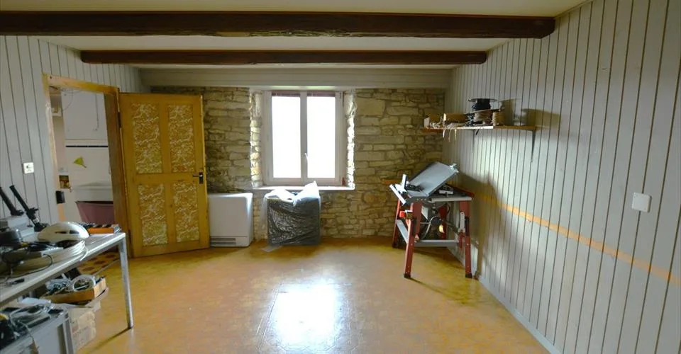 Propriété mixte à rénover située à Bure