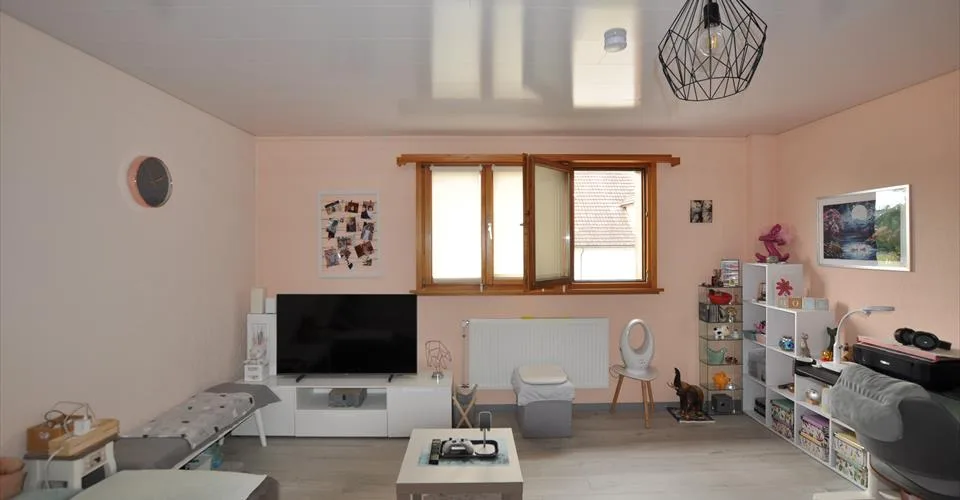 Jolie propriété, composée de deux logements, située à Courtemaîche