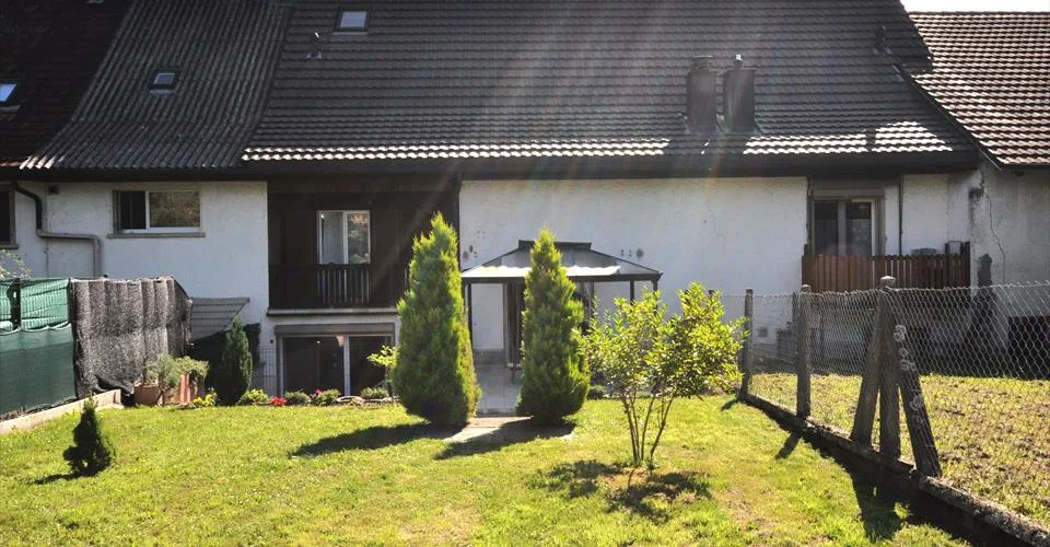 Jolie propriété, composée de deux logements, située à Courtemaîche