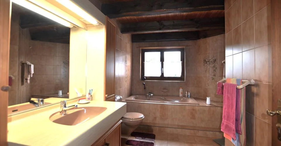Jolie propriété, composée de deux logements, située à Courtemaîche