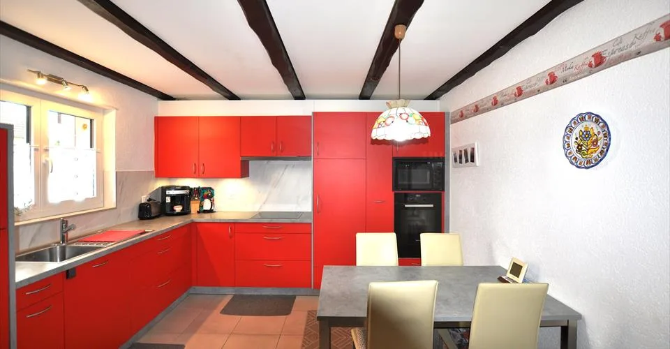 Jolie propriété, composée de deux logements, située à Courtemaîche