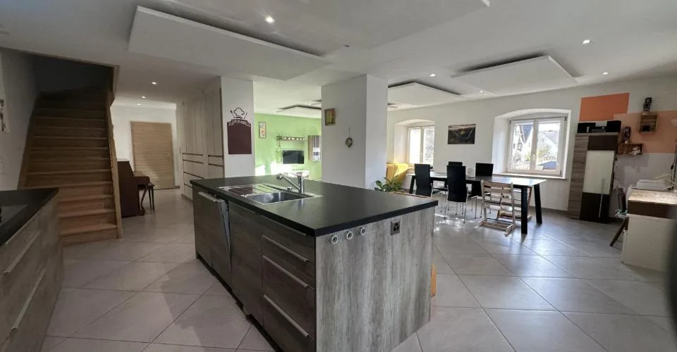 À vendre charmante maison rénovée à Coeuve