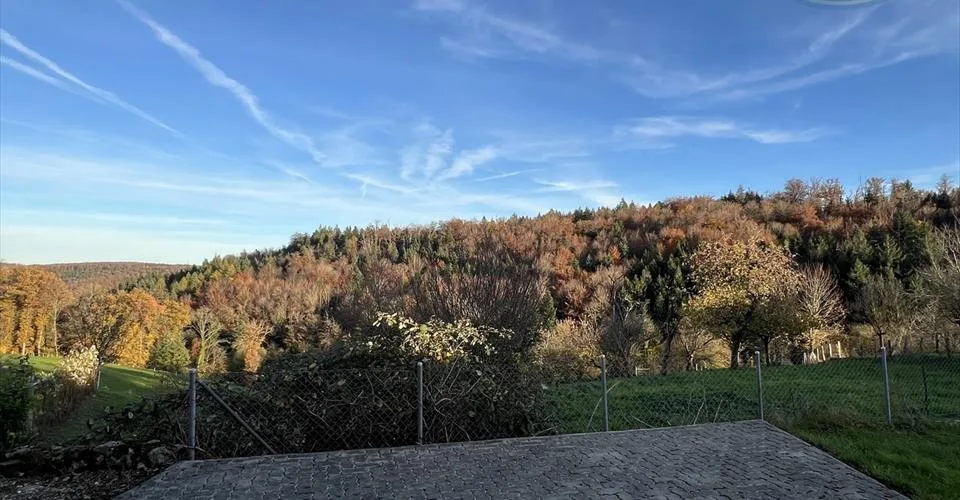 Maison rénovée dans une impasse du hameau de Mormont