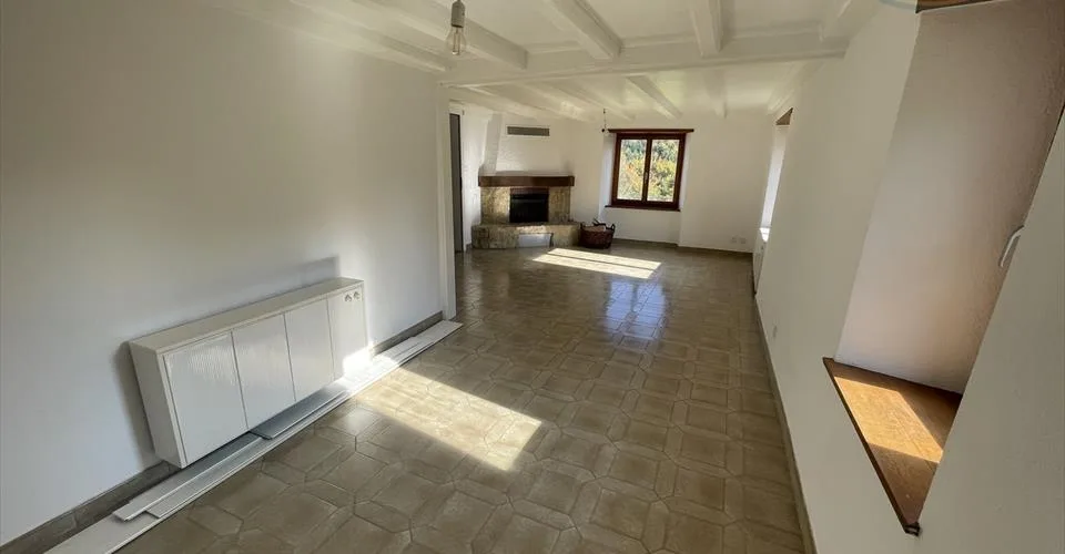 Maison rénovée dans une impasse du hameau de Mormont