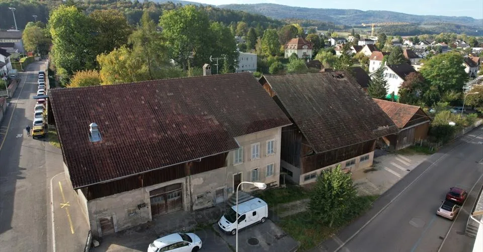 Ferme, étable et grange situées en zone d'habitation HB à Porrentruy – Foto 2 von 2